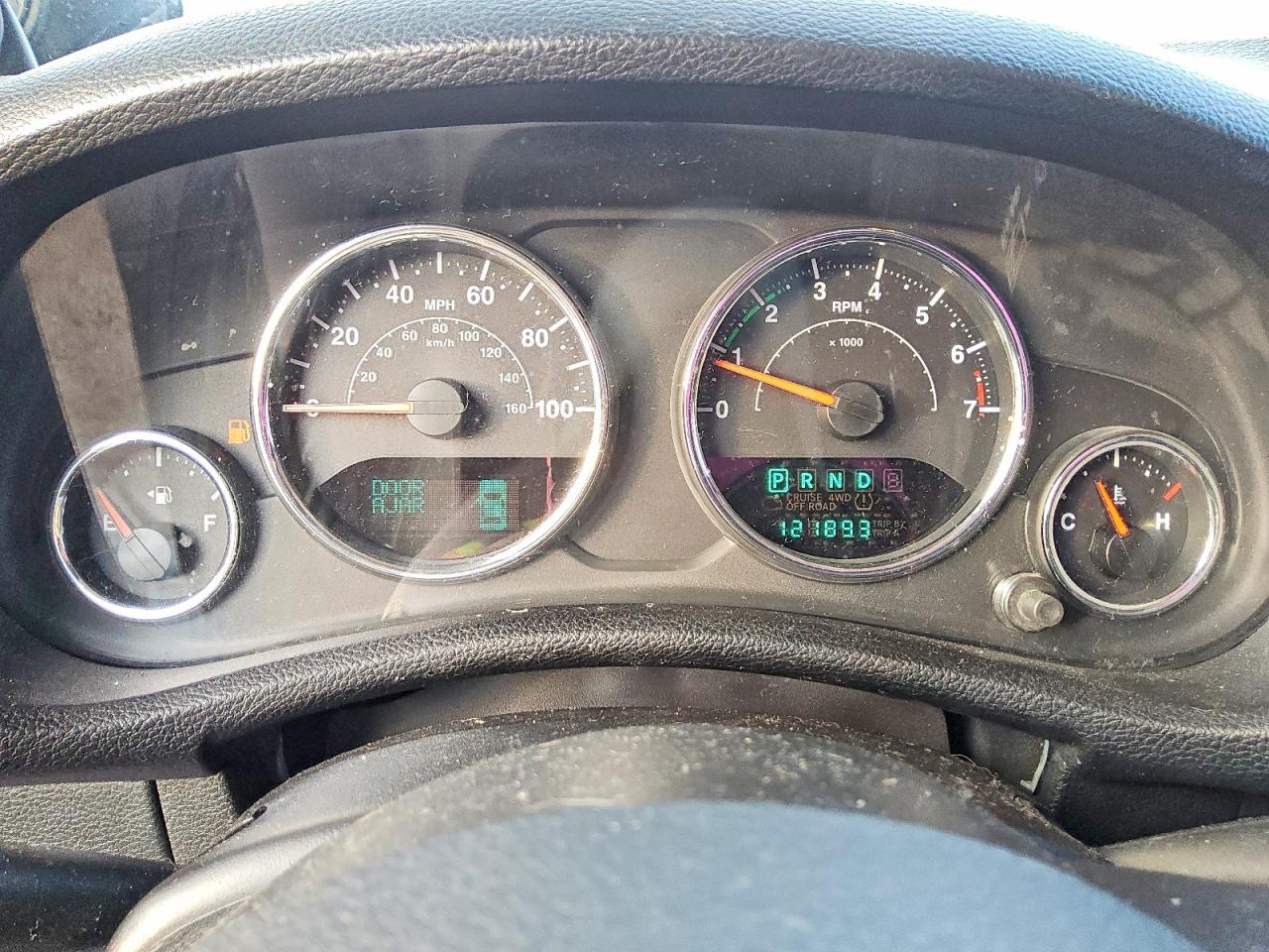 2012 JEEP WRANGLER UNLIMITED SAHARA photo 9