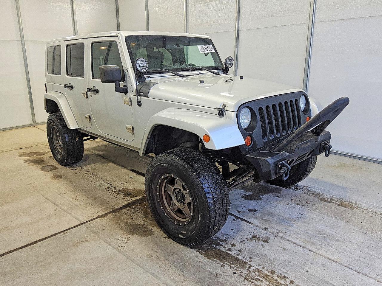 2012 JEEP WRANGLER UNLIMITED SAHARA photo 4