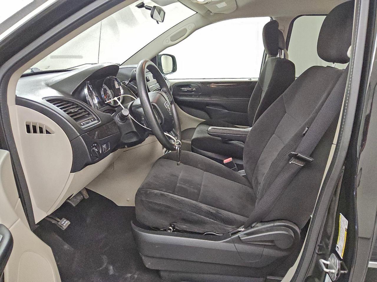 2013 DODGE GRAND CARAVAN SE photo 13