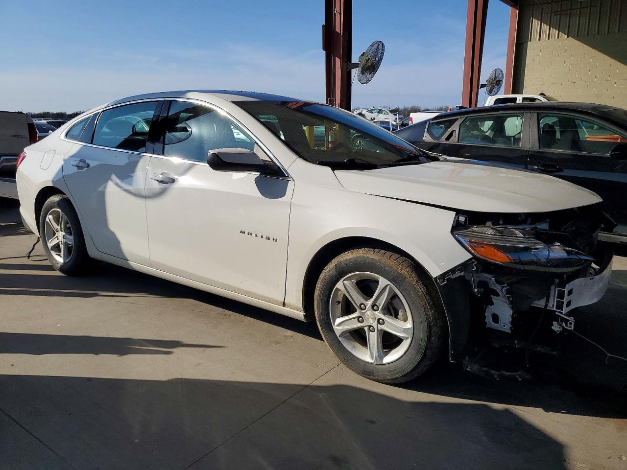 2022 CHEVROLET MALIBU LS photo 4