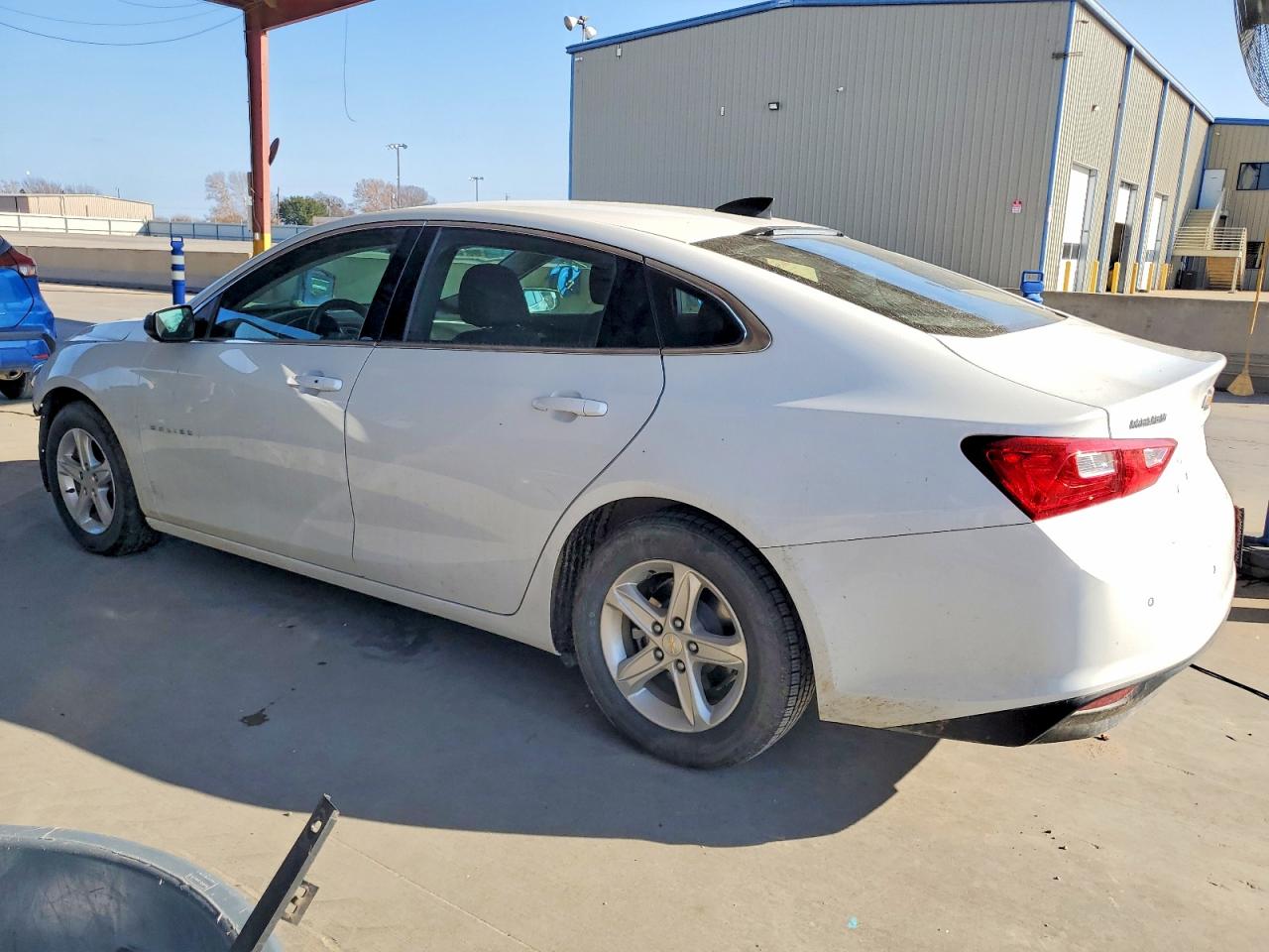 2022 CHEVROLET MALIBU LS photo 2