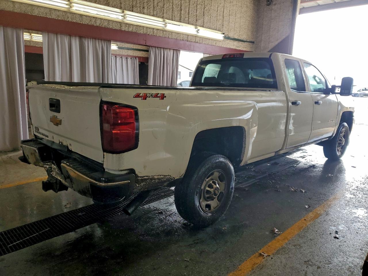 2018 CHEVROLET SILVERADO K2500 HEAVY DUTY photo 3