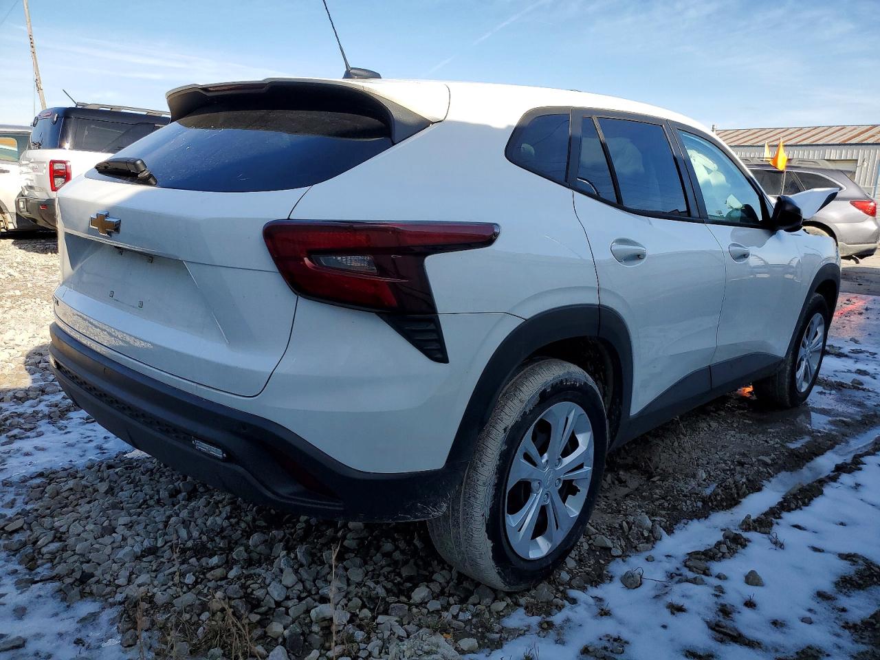 2025 CHEVROLET TRAX LS photo 5