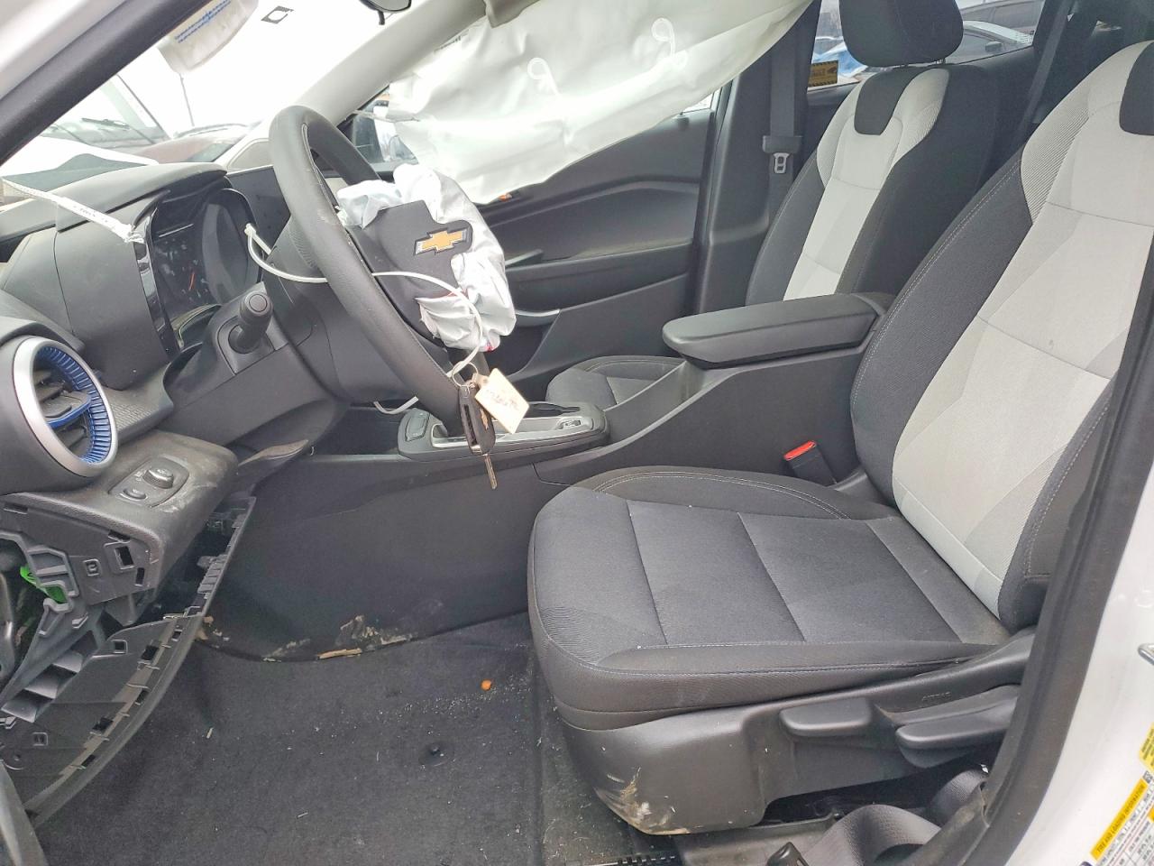 2025 CHEVROLET TRAX LS photo 13