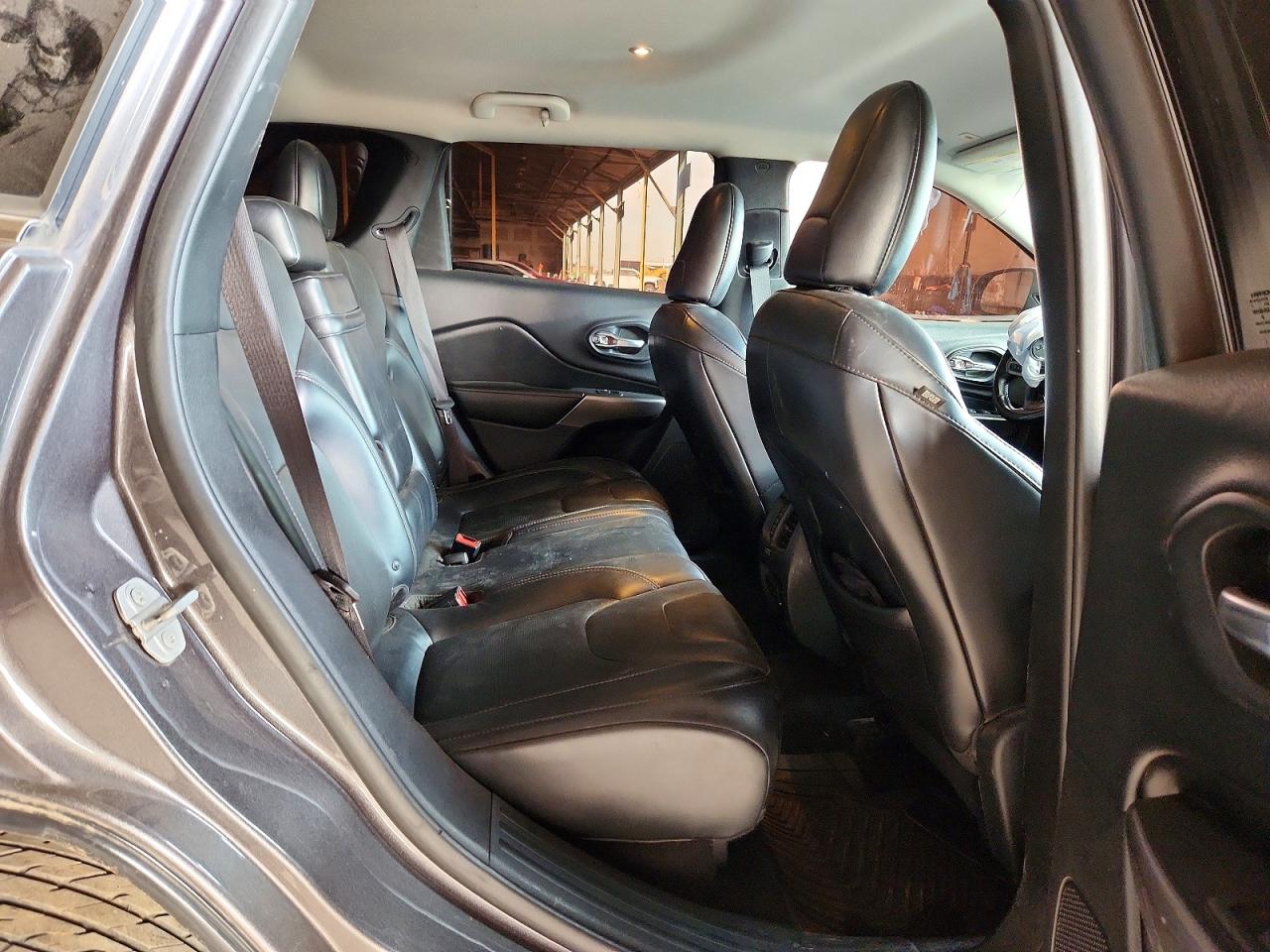 2019 JEEP CHEROKEE LIMITED photo 10