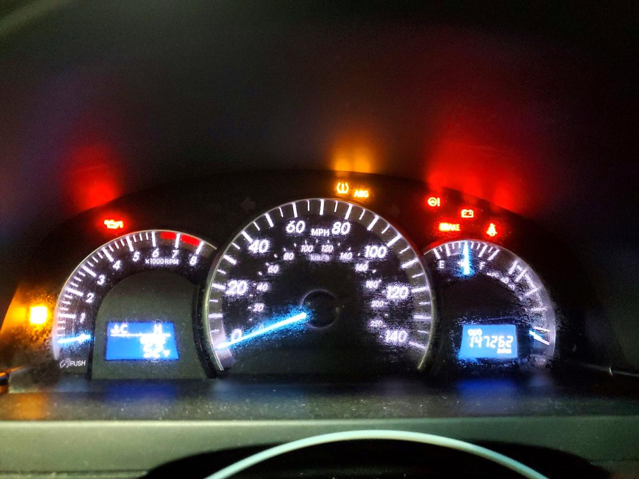 2013 TOYOTA CAMRY L photo 9