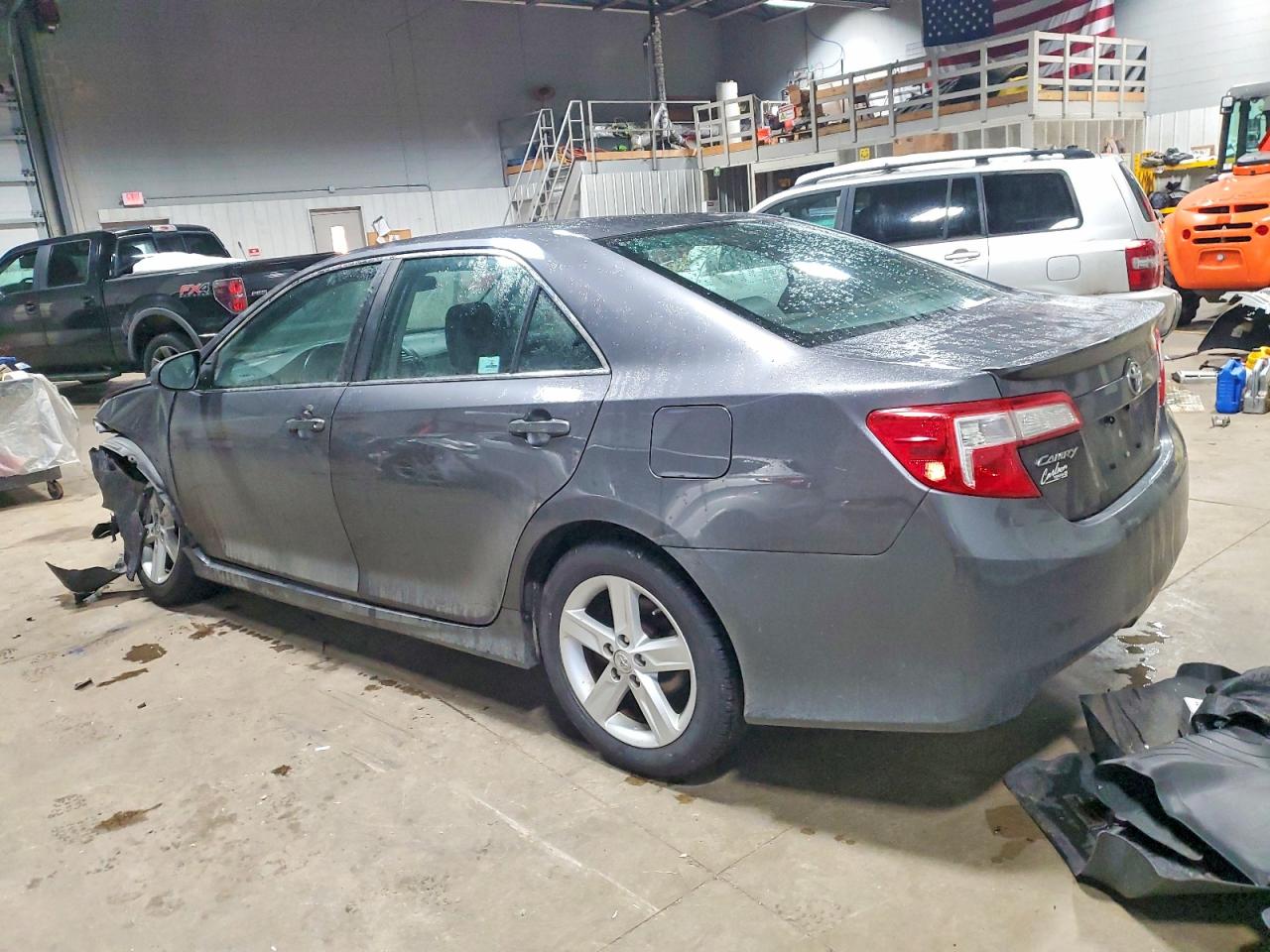 2013 TOYOTA CAMRY L photo 2