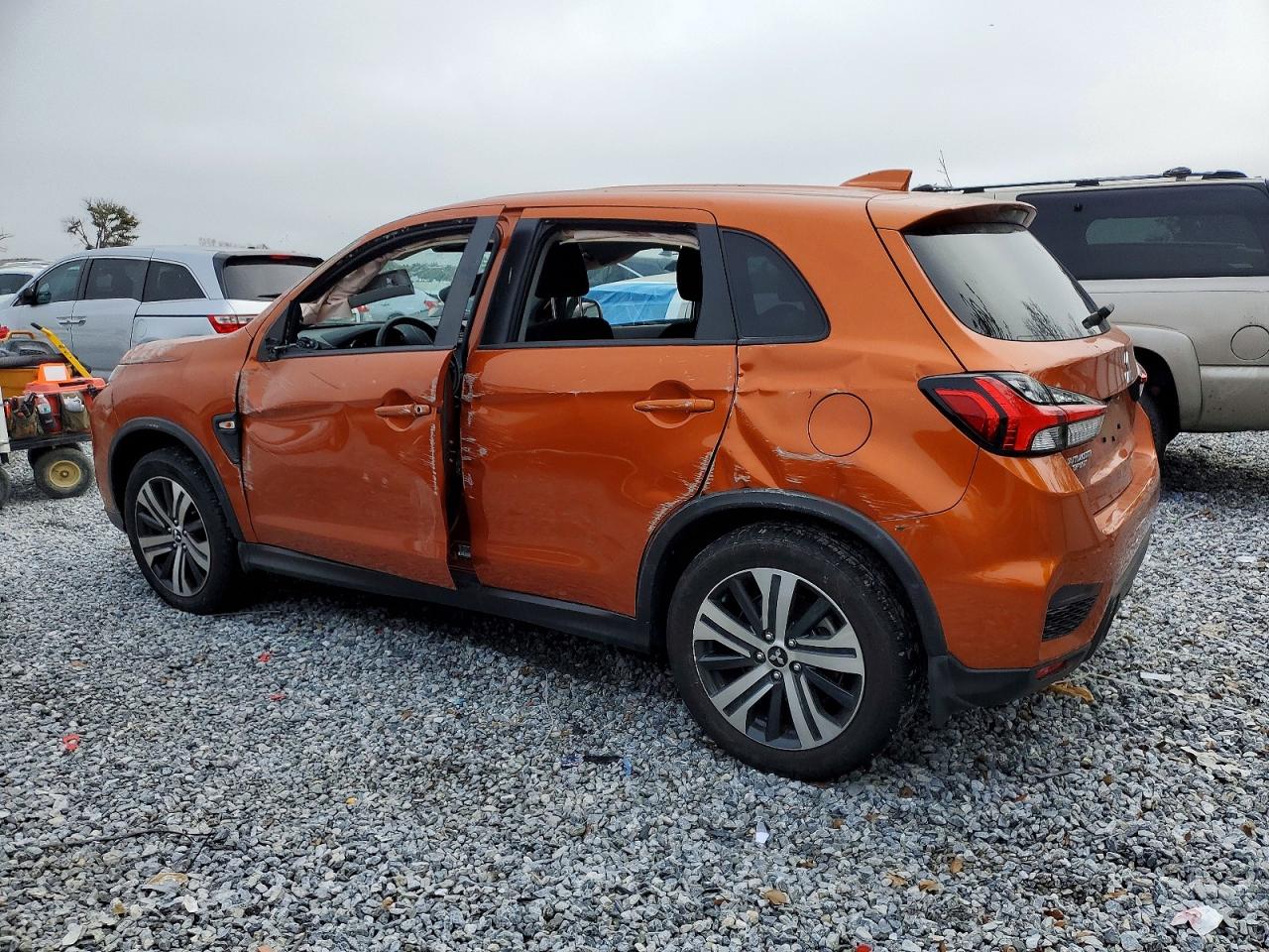 2024 MITSUBISHI OUTLANDER SPORT S/SE photo 2