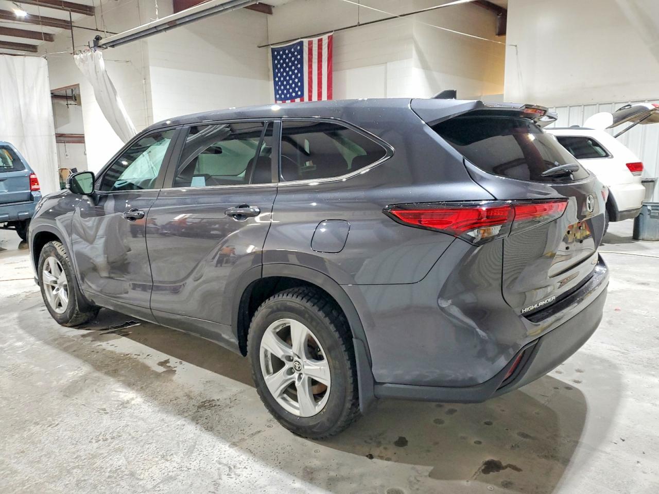2023 TOYOTA HIGHLANDER L photo 2