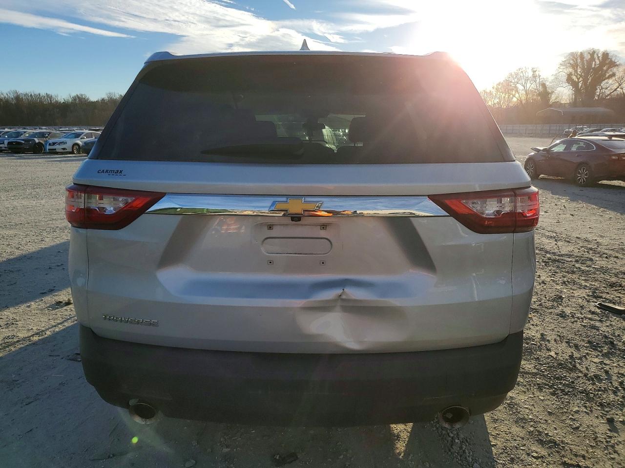 2020 CHEVROLET TRAVERSE LS photo 6
