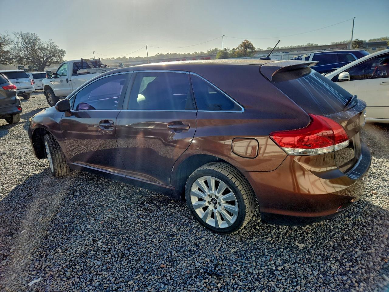 2011 TOYOTA VENZA photo 2