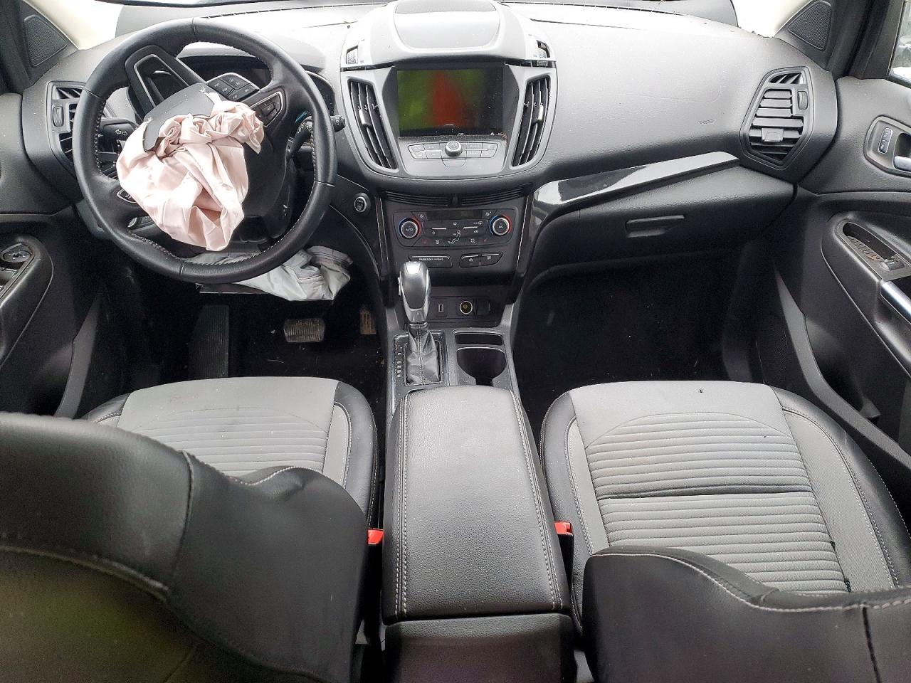 2019 FORD ESCAPE SE photo 8