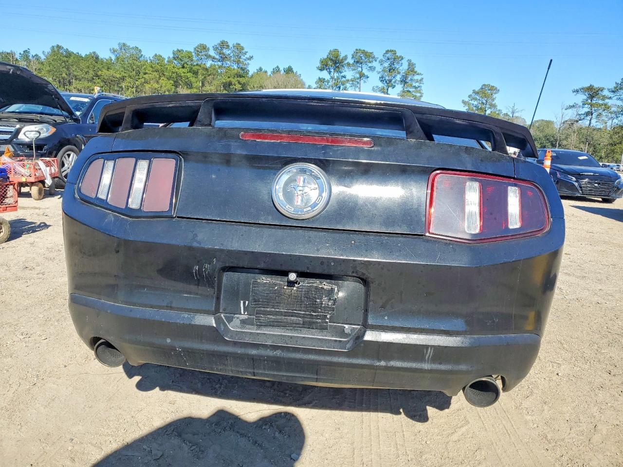 2012 FORD MUSTANG photo 6
