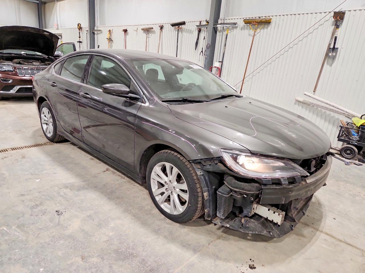 2015 CHRYSLER 200 LIMITED photo 4