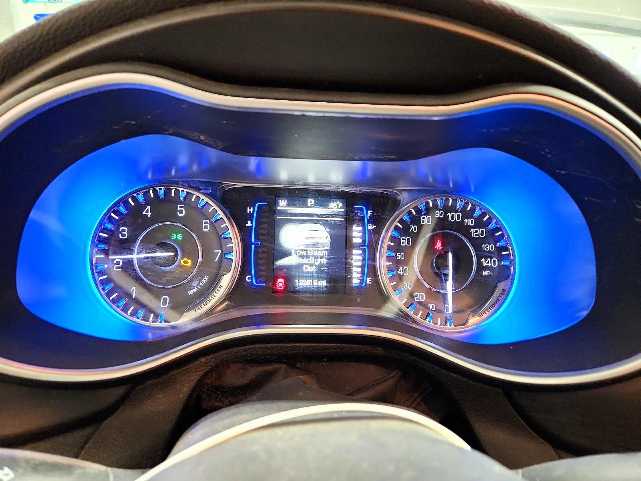 2015 CHRYSLER 200 LIMITED photo 9