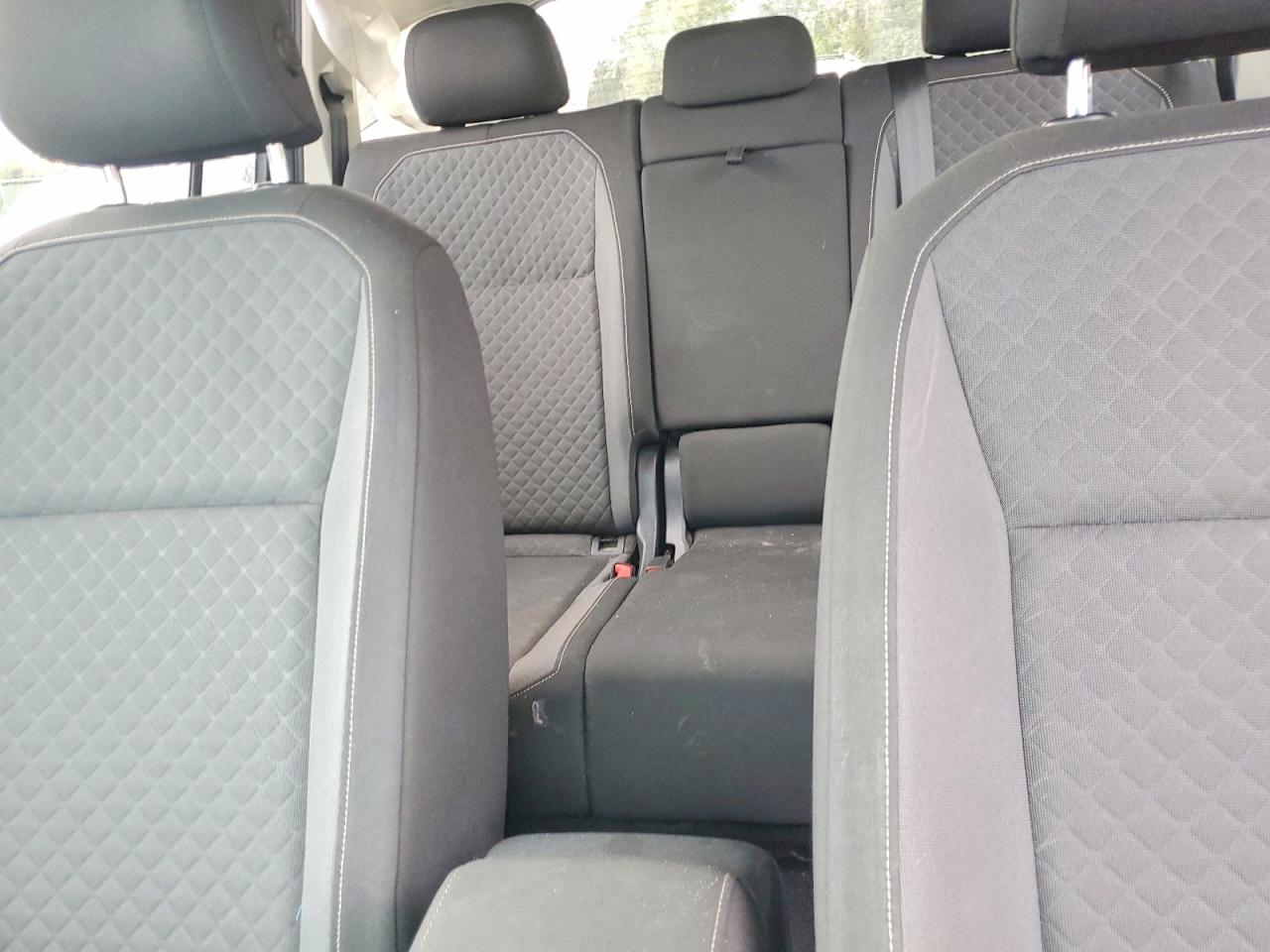 2021 VOLKSWAGEN TIGUAN S photo 28