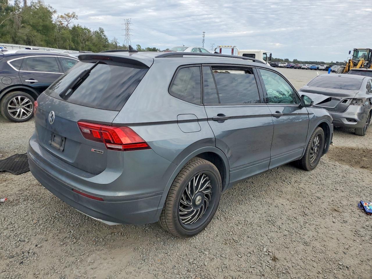 2021 VOLKSWAGEN TIGUAN S photo 7