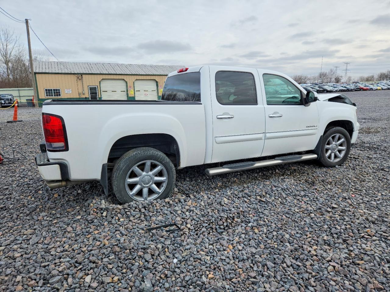 2011 GMC SIERRA K1500 DENALI photo 3