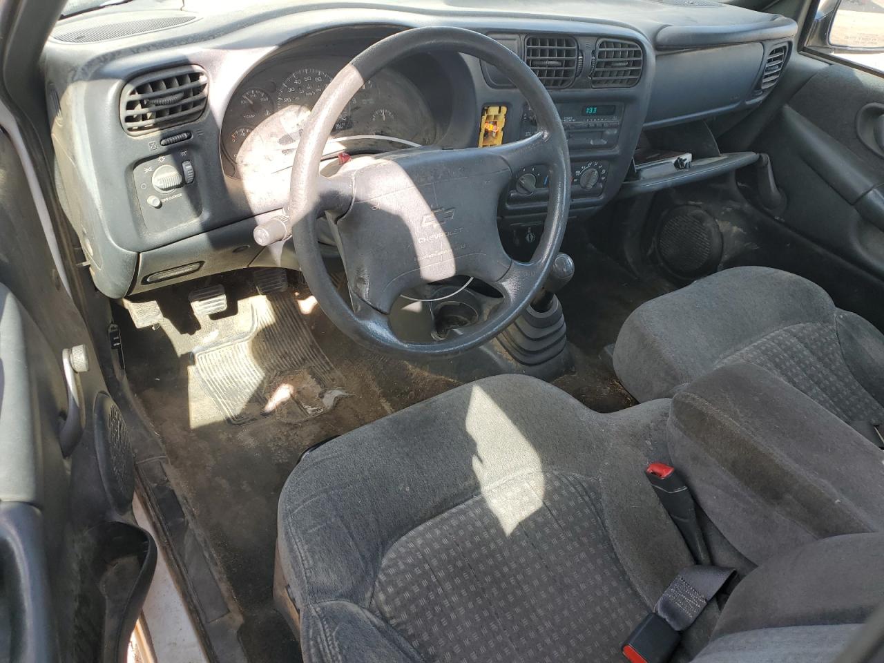1998 CHEVROLET S TRUCK S10 photo 8