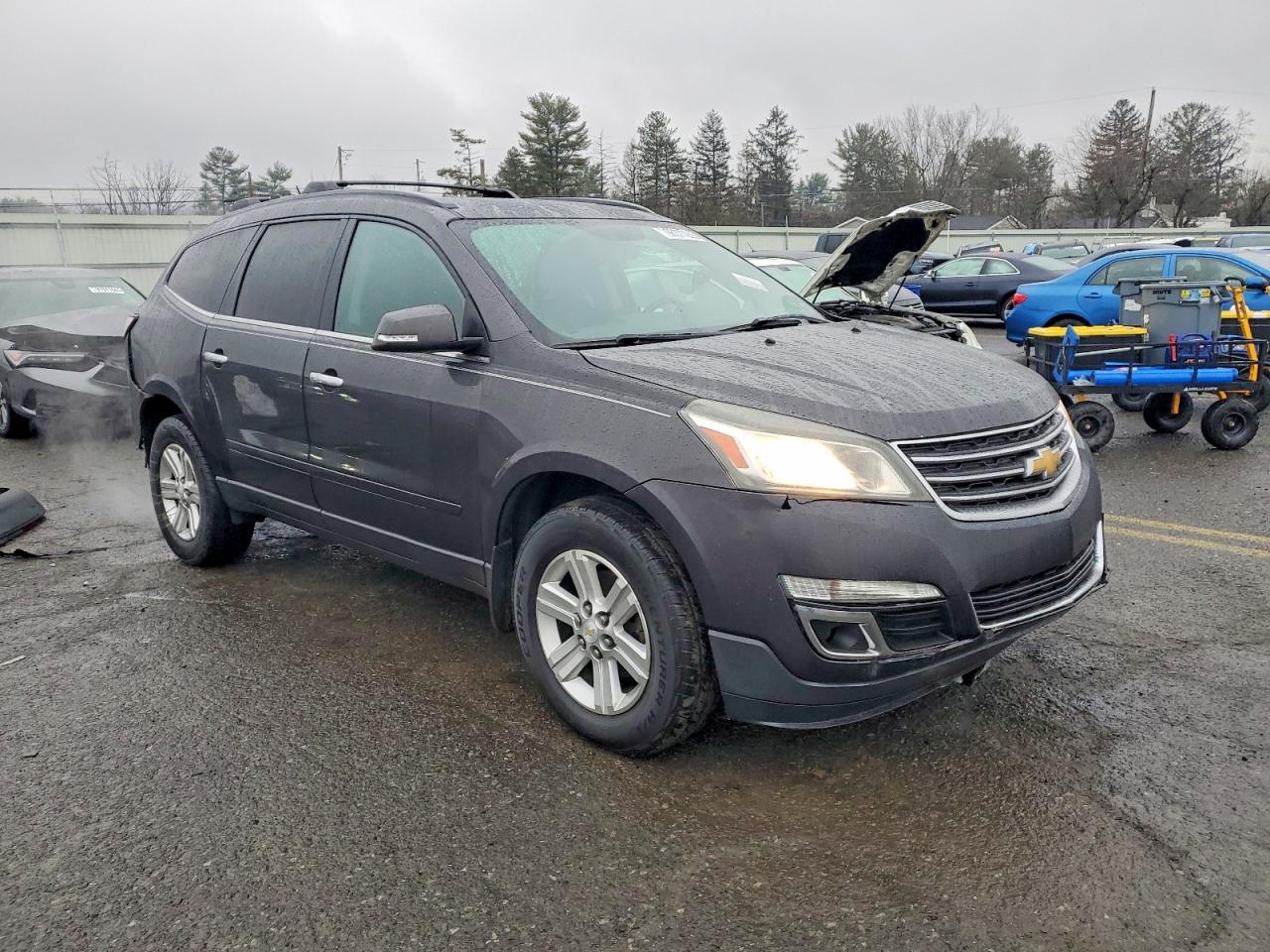 2014 CHEVROLET TRAVERSE LT photo 4