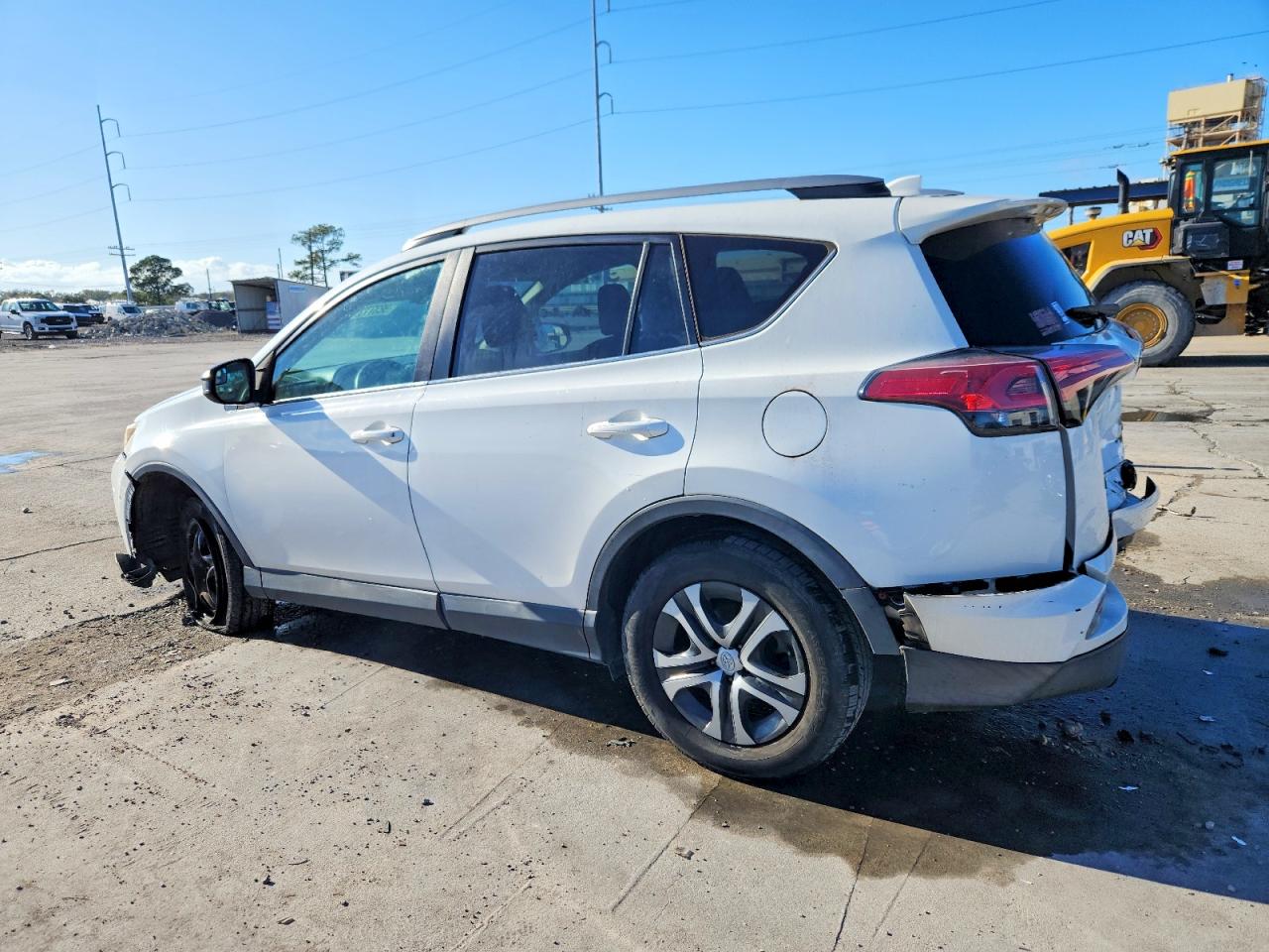 2017 TOYOTA RAV4 LE photo 2
