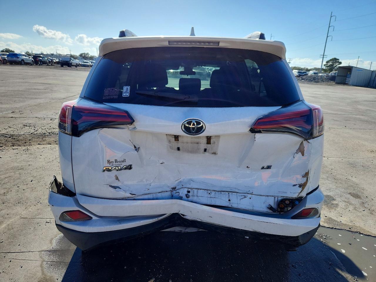 2017 TOYOTA RAV4 LE photo 6