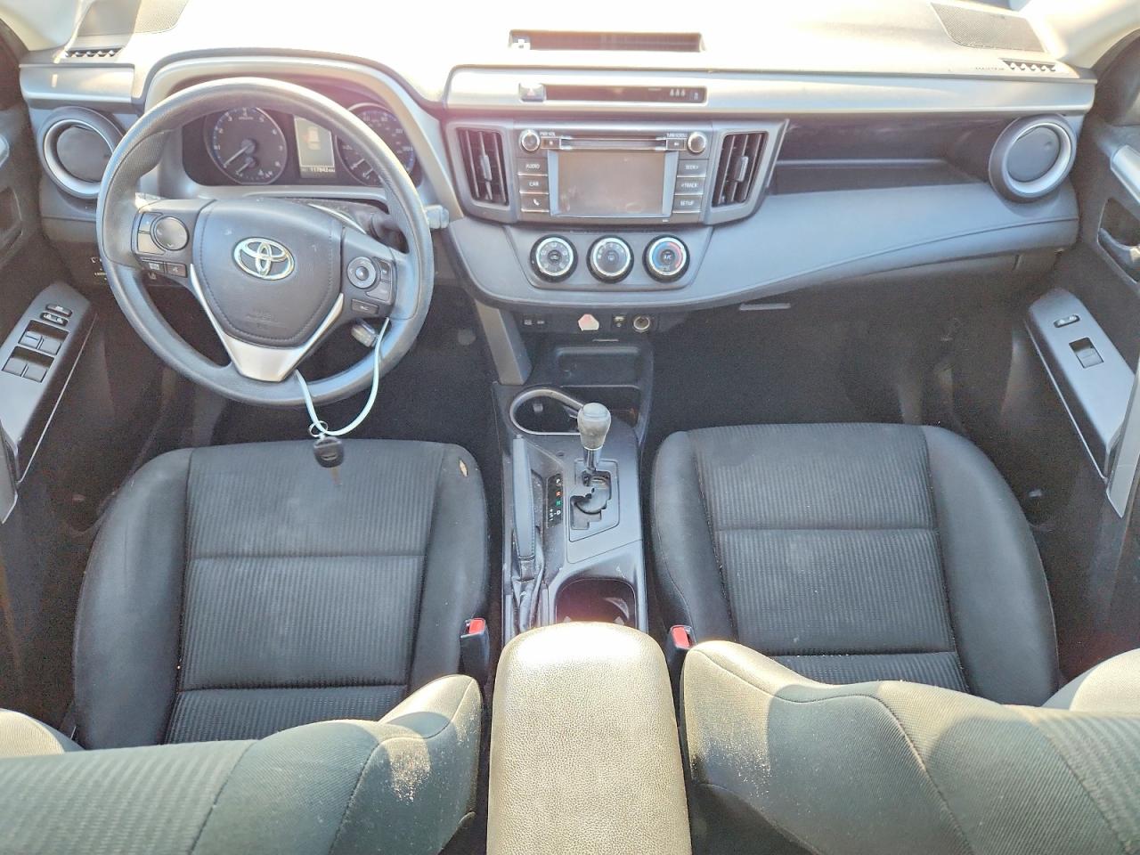 2017 TOYOTA RAV4 LE photo 8