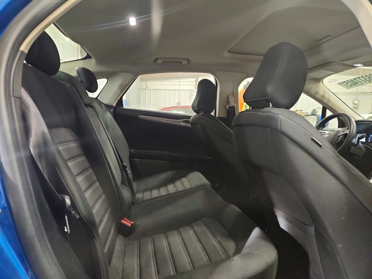 2020 FORD FUSION SE photo 19