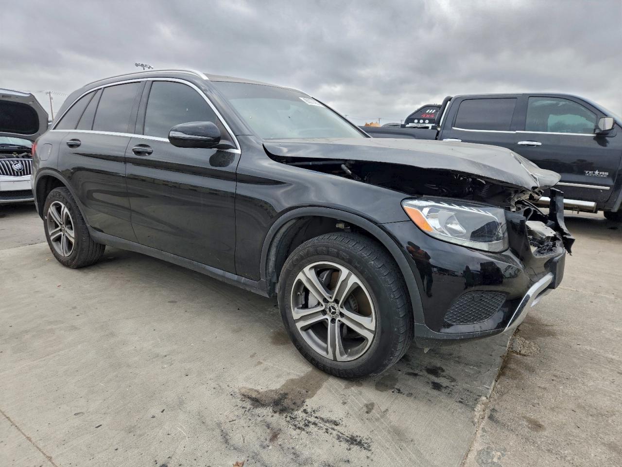 2018 MERCEDES-BENZ GLC 300 photo 4
