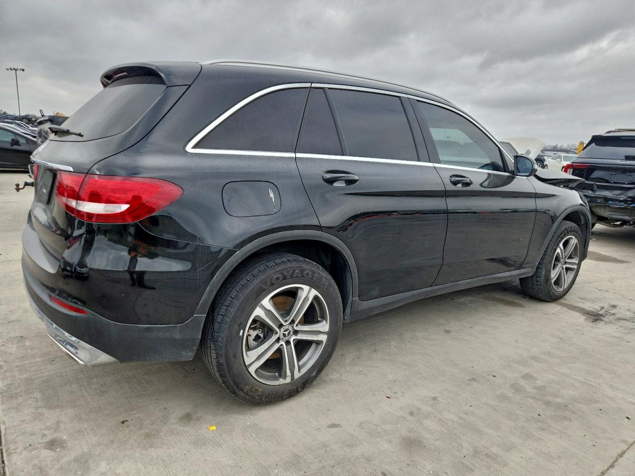 2018 MERCEDES-BENZ GLC 300 photo 3