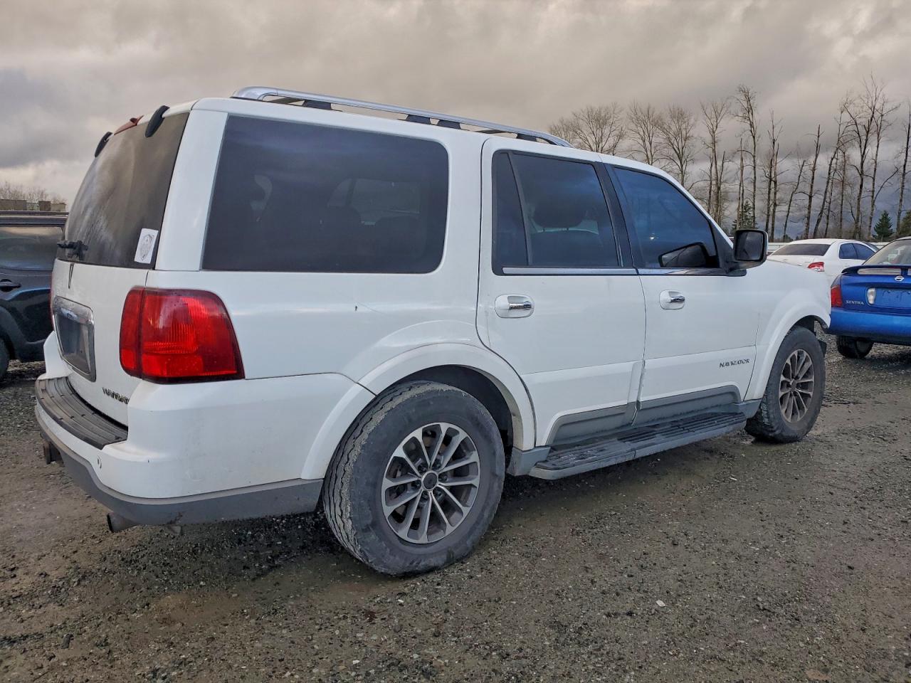 2003 LINCOLN NAVIGATOR photo 3