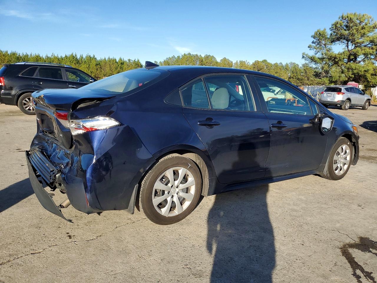 2024 TOYOTA COROLLA LE photo 3