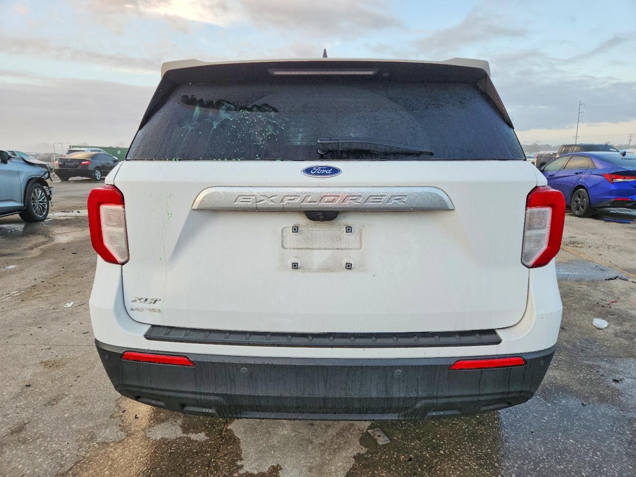 2021 FORD EXPLORER XLT photo 6