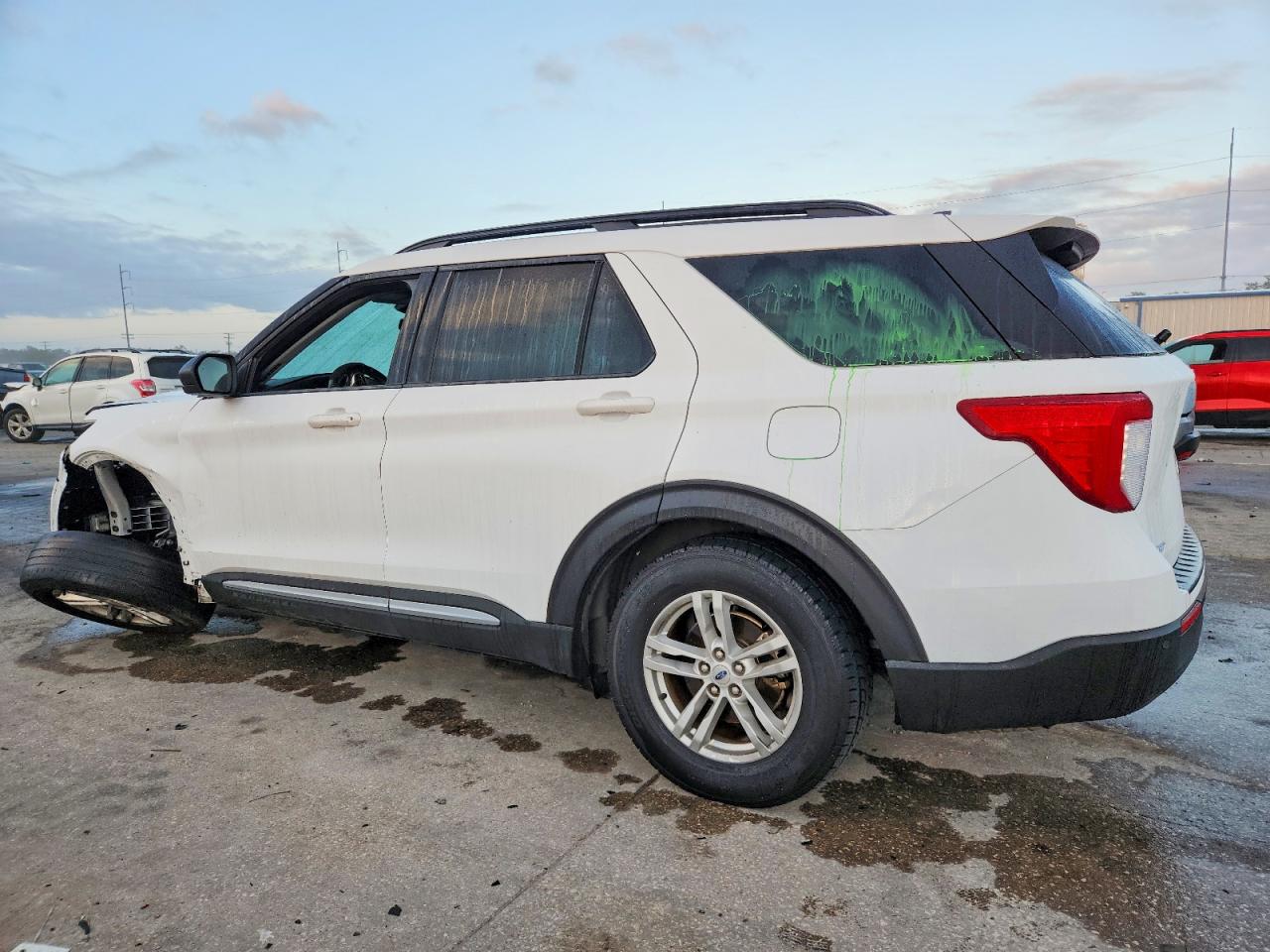 2021 FORD EXPLORER XLT photo 2
