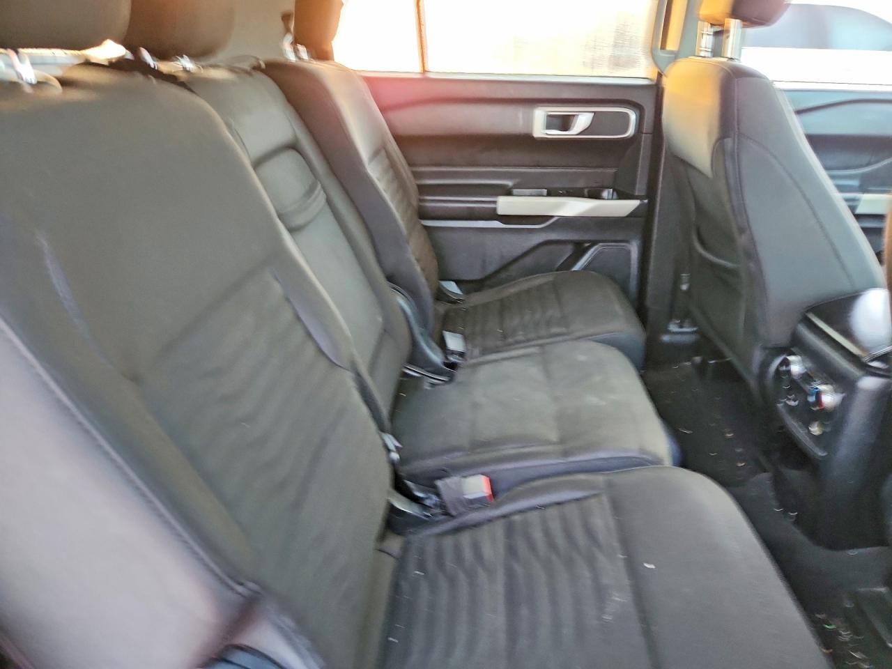 2021 FORD EXPLORER XLT photo 10