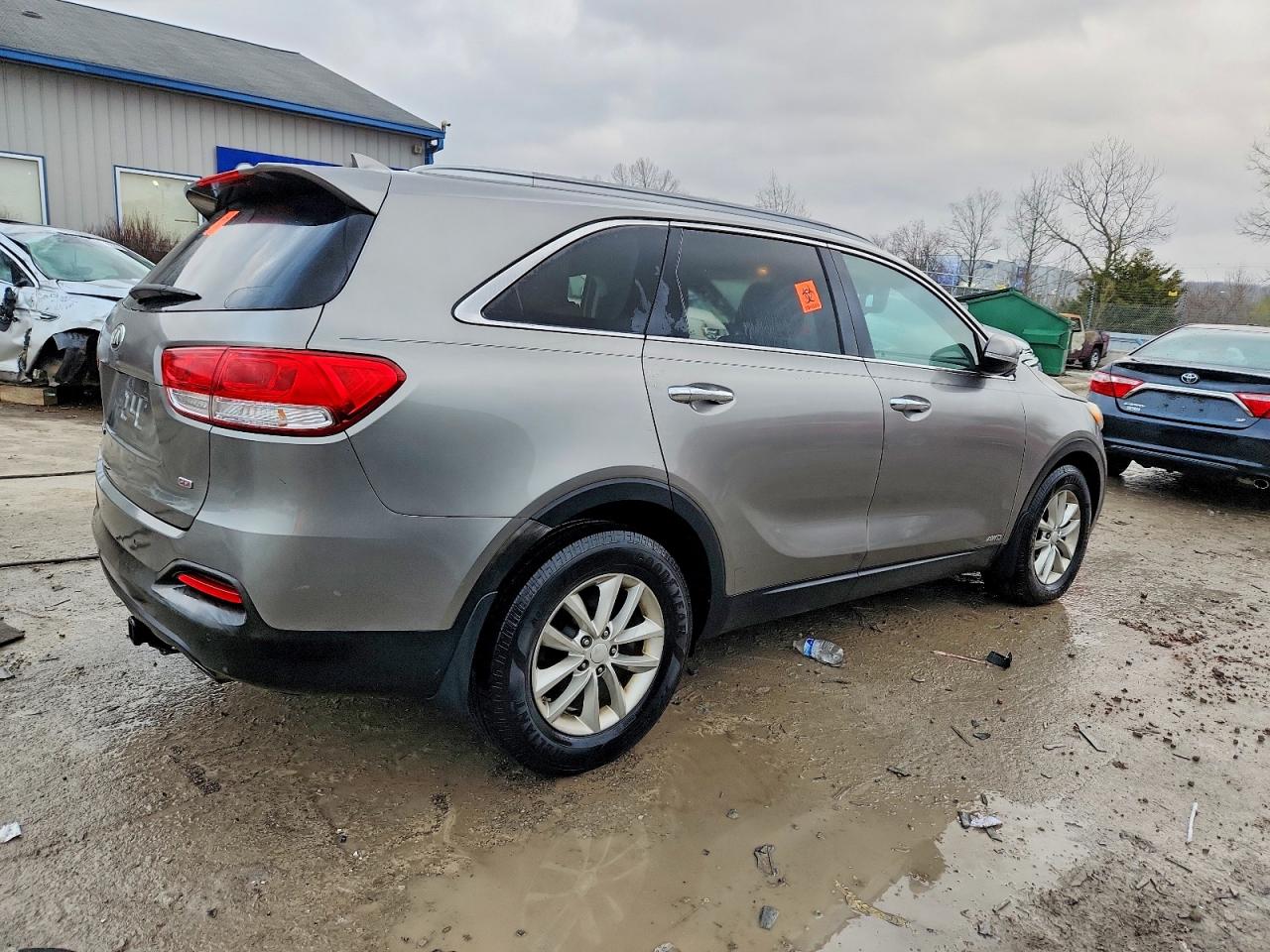 2016 KIA SORENTO LX photo 3