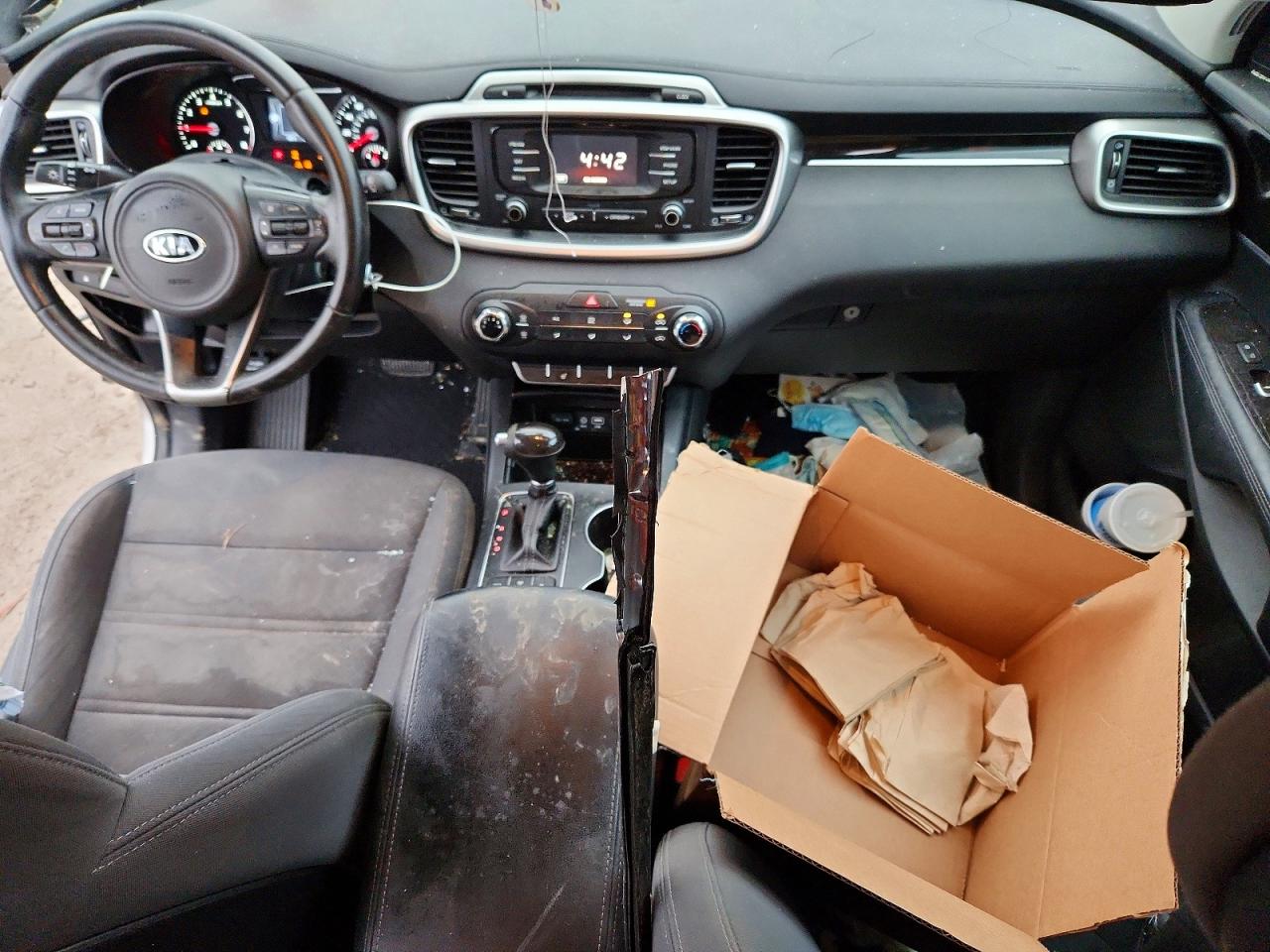2016 KIA SORENTO LX photo 8
