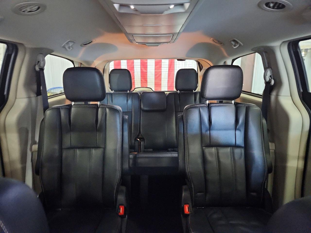 2013 CHRYSLER TOWN & COUNTRY TOURING photo 10