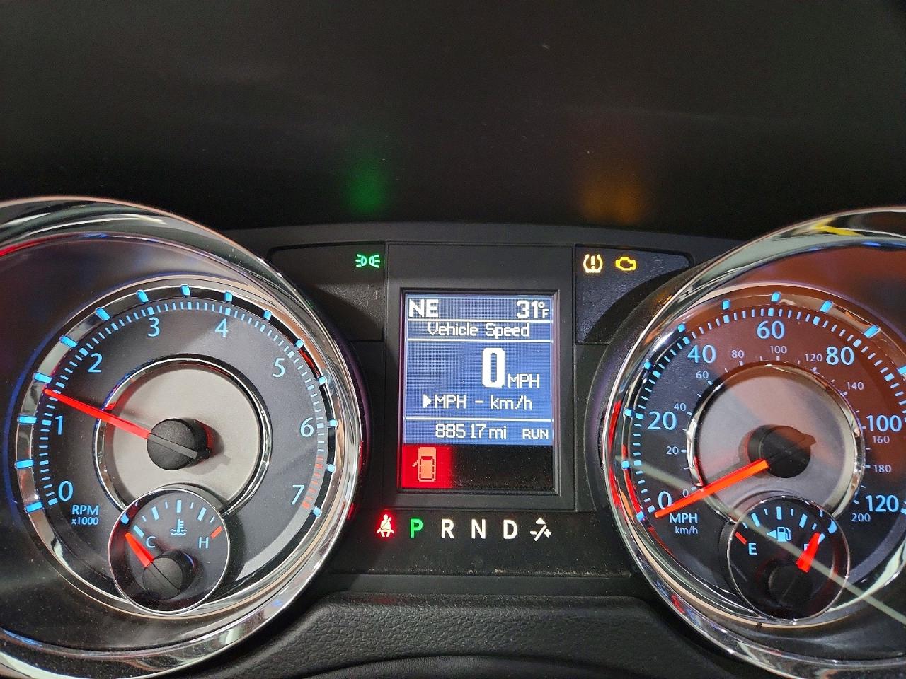 2013 CHRYSLER TOWN & COUNTRY TOURING photo 9