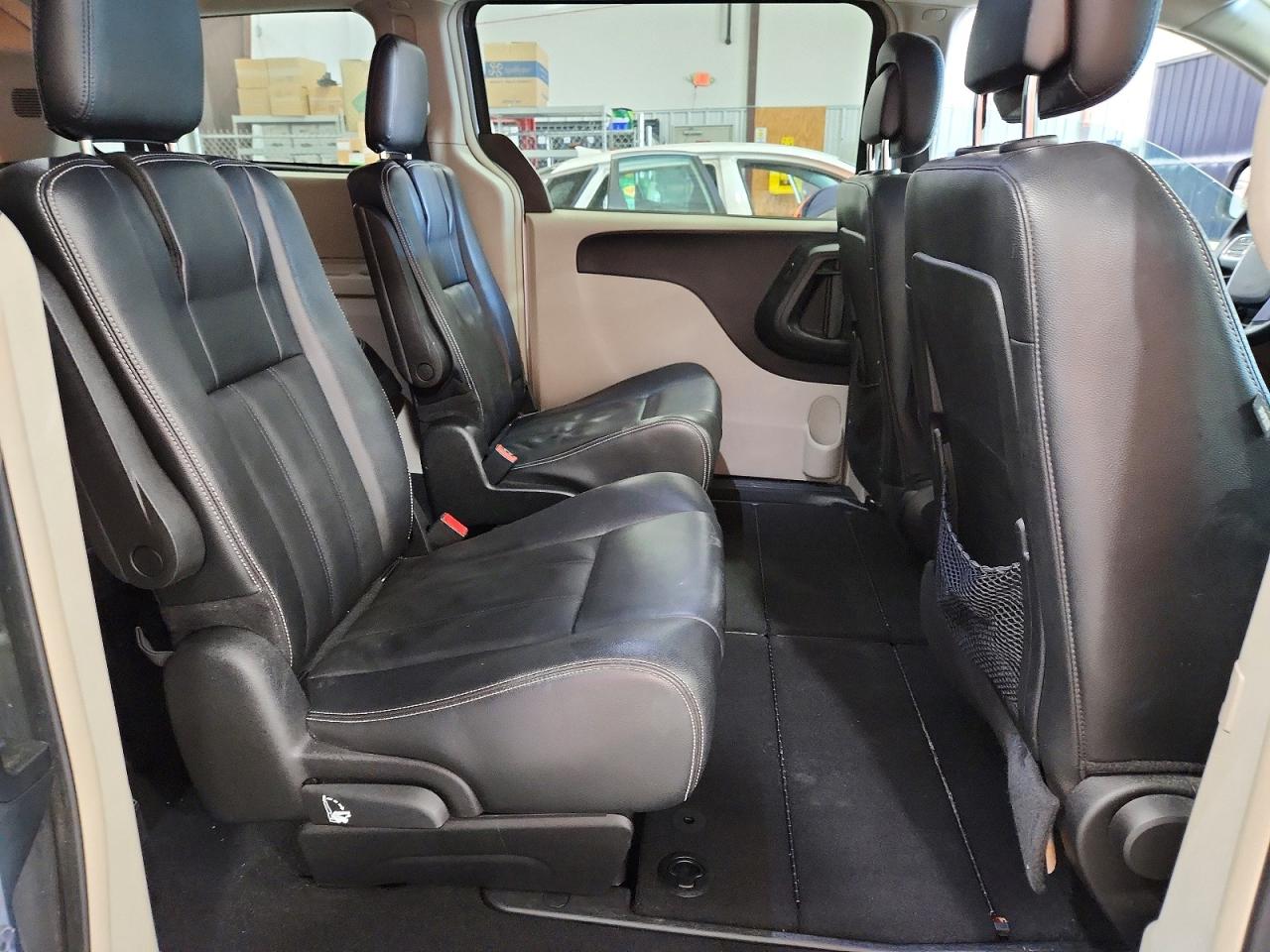 2013 CHRYSLER TOWN & COUNTRY TOURING photo 11
