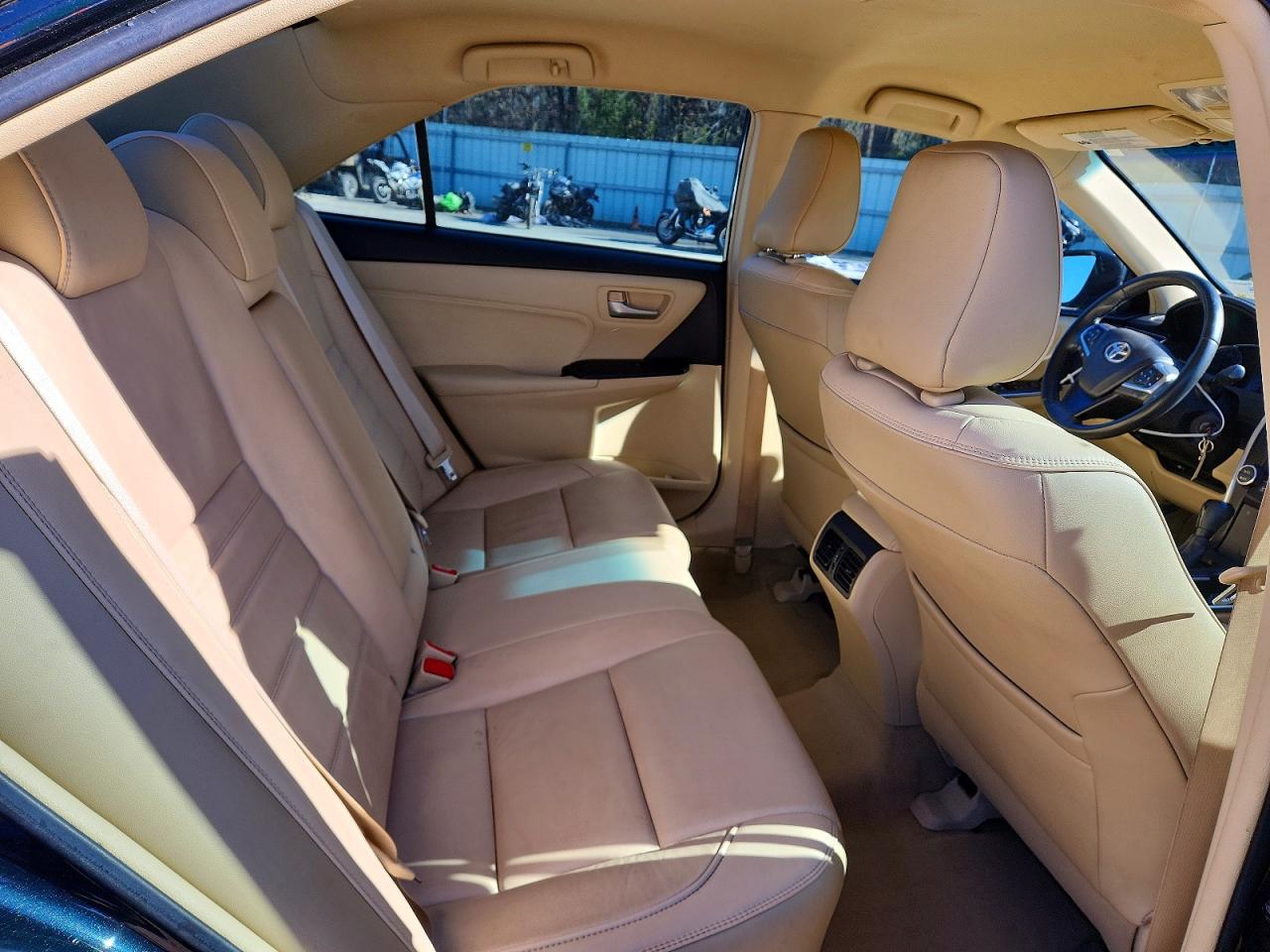 2016 TOYOTA CAMRY LE photo 10