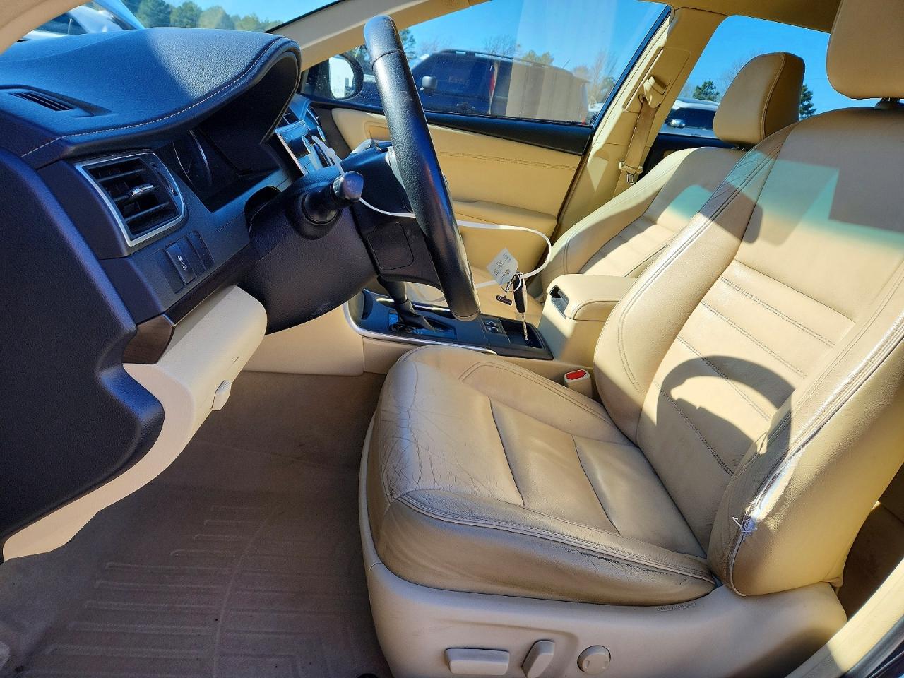 2016 TOYOTA CAMRY LE photo 7