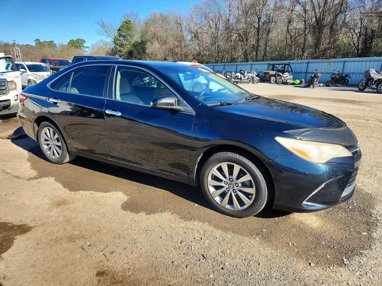 2016 TOYOTA CAMRY LE photo 4