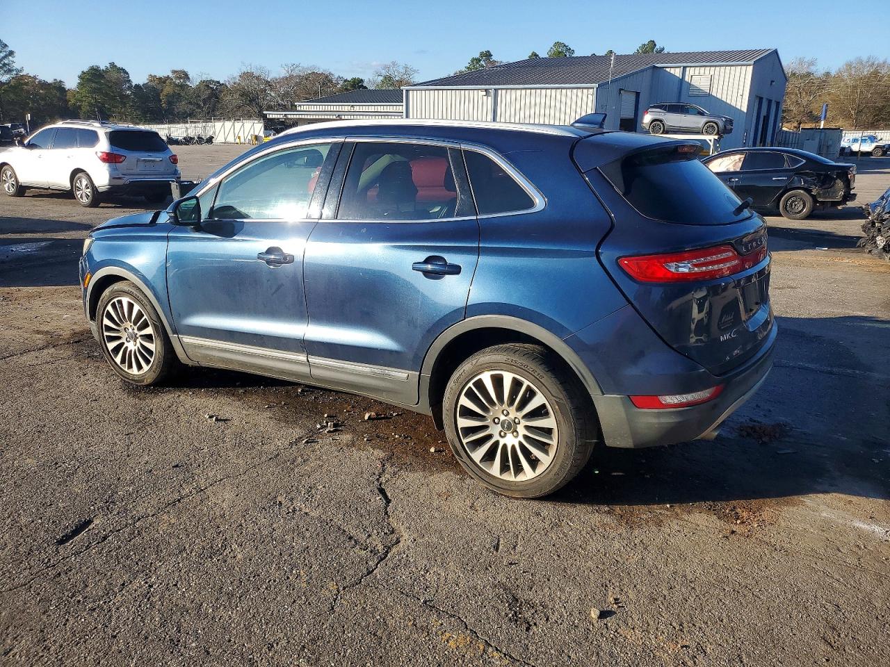 2017 LINCOLN MKC RESERVE photo 2