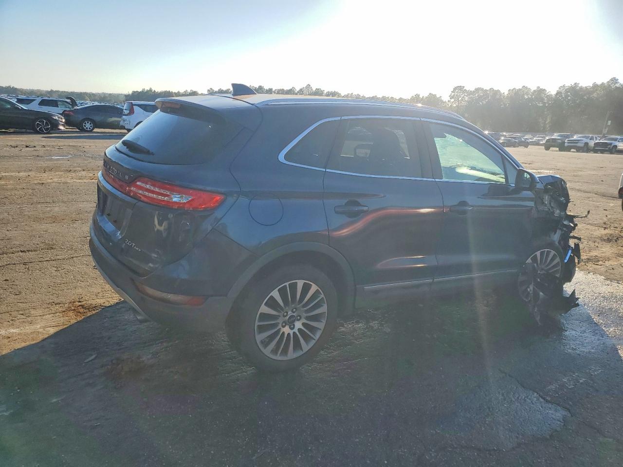 2017 LINCOLN MKC RESERVE photo 3