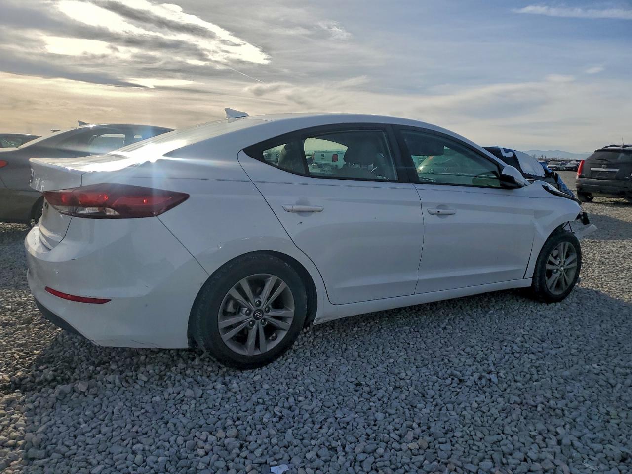 2018 HYUNDAI ELANTRA SEL photo 3