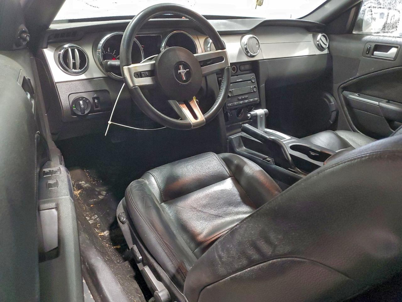 2006 FORD MUSTANG photo 8