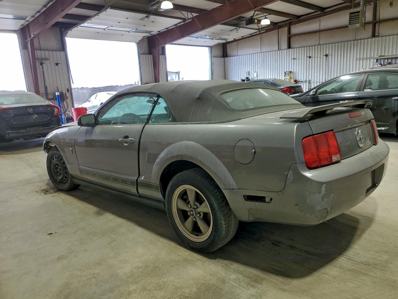 2006 FORD MUSTANG photo 2