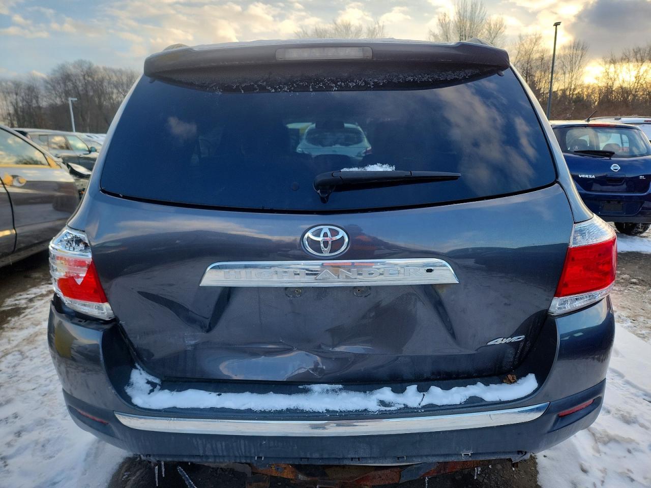 2011 TOYOTA HIGHLANDER LIMITED photo 6