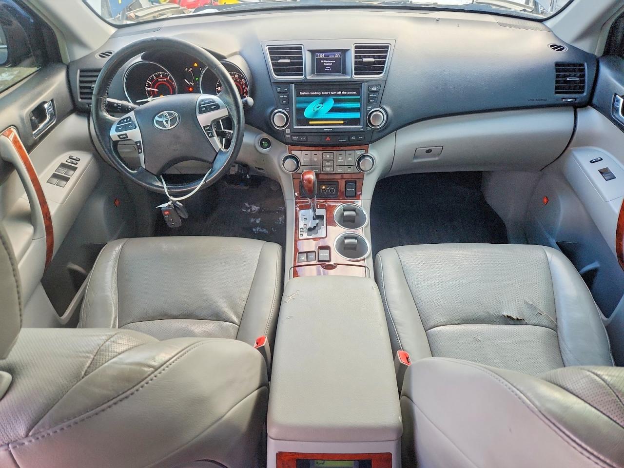 2011 TOYOTA HIGHLANDER LIMITED photo 8